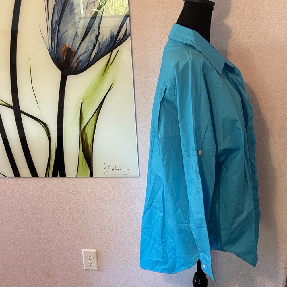 New blue shirt size small - Picture 2 of 5